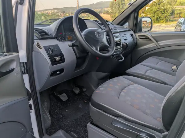 Mercedes-Benz 2004 - 8900 EUR, 330000 km - AUTO.MOTO.pt - 330000km - foto 14 de 15