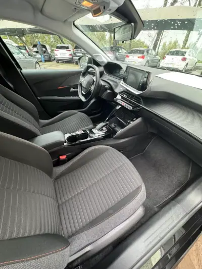 Peugeot e-208 2020 - 15000 EUR, 99692 km - AUTO.MOTO.pt - 99692km - foto 11 de 20