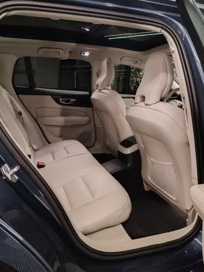 Volvo V60 2021 - 29750 EUR, 109907 km - AUTO.MOTO.pt - 109907km - foto 11 de 17