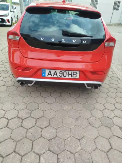 Volvo V40 2014 - 15500 EUR, 185280 km - AUTO.MOTO.pt - 185280km - foto 16 de 20