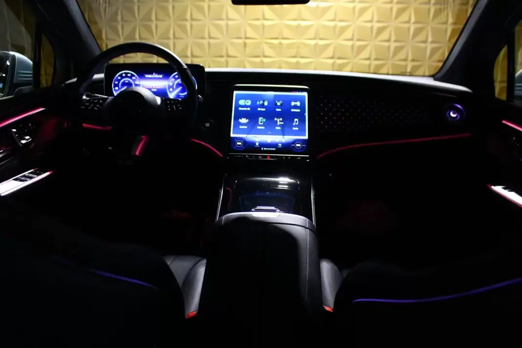 Mercedes-Benz EQE 2025 - 58900 EUR, 25000 km - AUTO.MOTO.pt - 25000km - foto 20 de 42