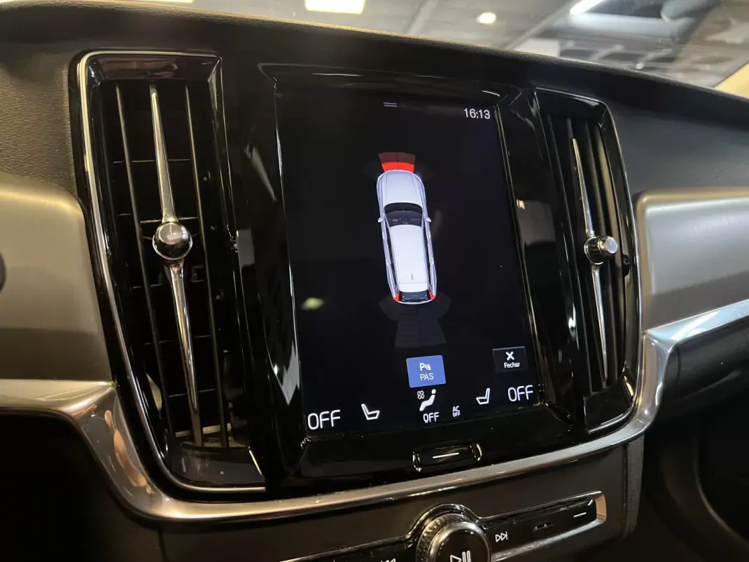 Volvo V90 2018 - 27490 EUR, 160000 km - AUTO.MOTO.pt - 160000km - foto 46 de 53