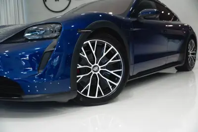 Porsche Taycan 2021 — foto 4 de 60