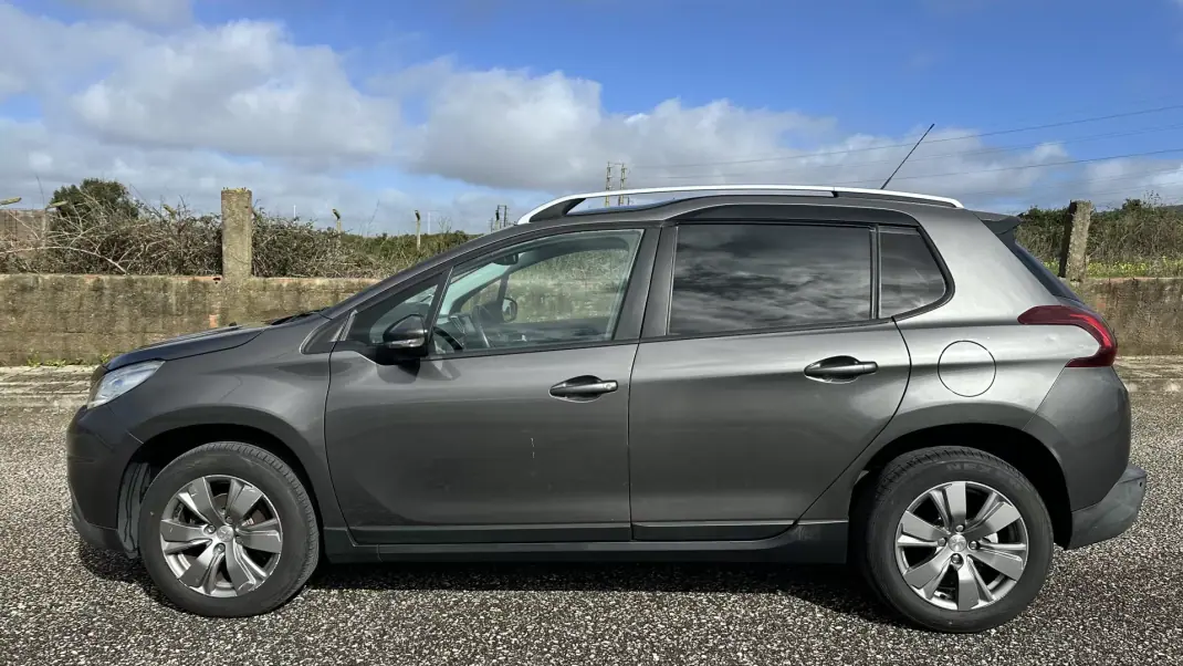 Peugeot 2008 2016 - 12900 EUR, 122000 km - AUTO.MOTO.pt - 122000km - foto 4 de 12