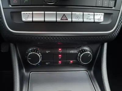 Mercedes-Benz A 180 2016 - 16500 EUR, 165000 km - AUTO.MOTO.pt - 165000km - foto 12 de 18