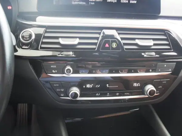 BMW 520 2017 - 26950 EUR, 80835 km - AUTO.MOTO.pt - 80835km - foto 27 de 38