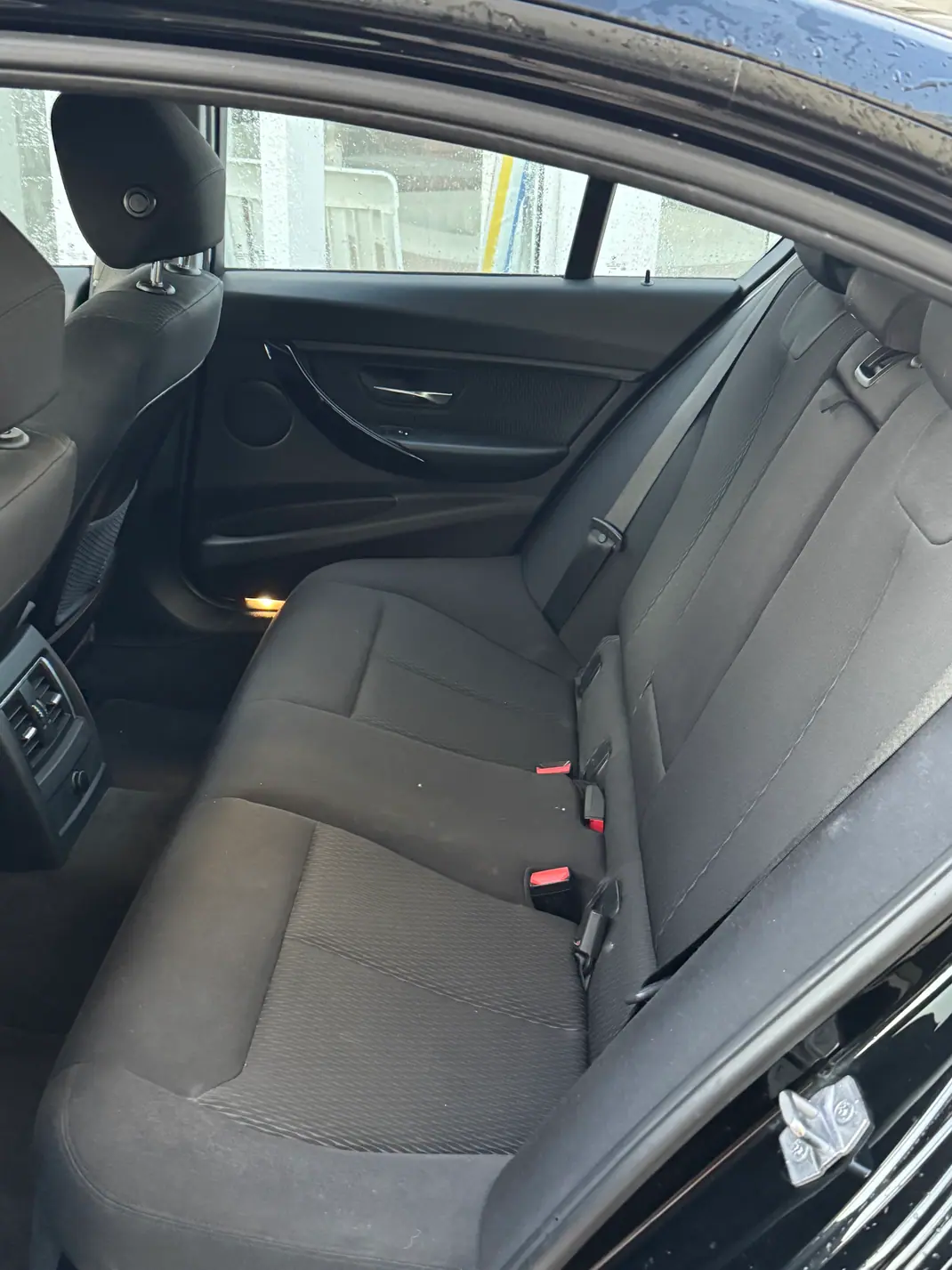 BMW 330e 2017 - 21900 EUR, 121 km - AUTO.MOTO.pt - 121km - foto 5 de 9