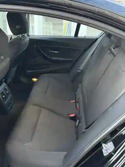 BMW 330e 2017 - 21900 EUR, 121 km - AUTO.MOTO.pt - 121km - foto 5 de 9