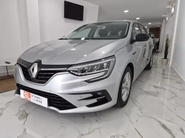 Renault Mégane Sport Tourer 2024 - 23500 EUR, 40782 km - AUTO.MOTO.pt - 40782km - foto 2 de 21
