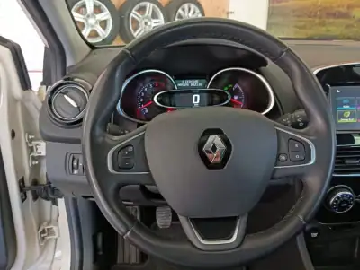 Renault Clio 2018 - 12900 EUR, 129000 km - AUTO.MOTO.pt - 129000km - foto 11 de 20