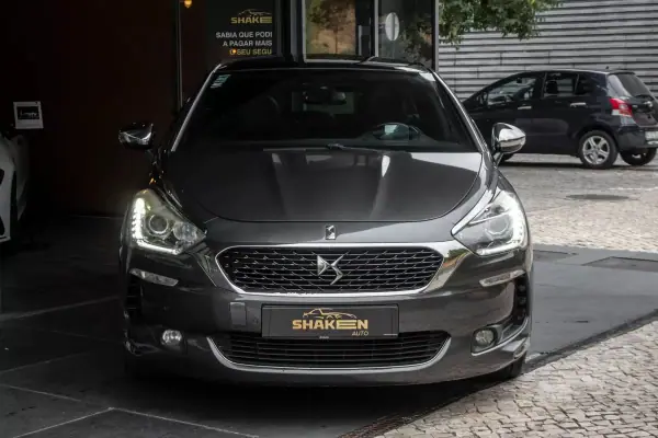 DS DS5 2015 - 8450 EUR, 237267 km - AUTO.MOTO.pt - 237267km - foto 7 de 41