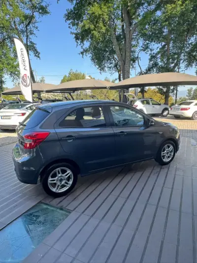 Ford KA 2017 - 10900 EUR, 56900 km - AUTO.MOTO.pt - 56900km - foto 2 de 12