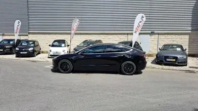 Tesla Model 3 2019 - 22500 EUR, 113000 km - AUTO.MOTO.pt - 113000km - foto 28 de 53