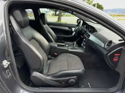 Mercedes-Benz C 180 2012 - 14950 EUR, 285000 km - AUTO.MOTO.pt - 285000km - foto 15 de 20