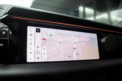 Porsche Macan 2025 - 83990 EUR, 15400 km - AUTO.MOTO.pt - 15400km - foto 45 de 49