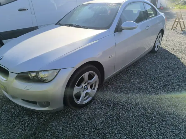 BMW 320 2009