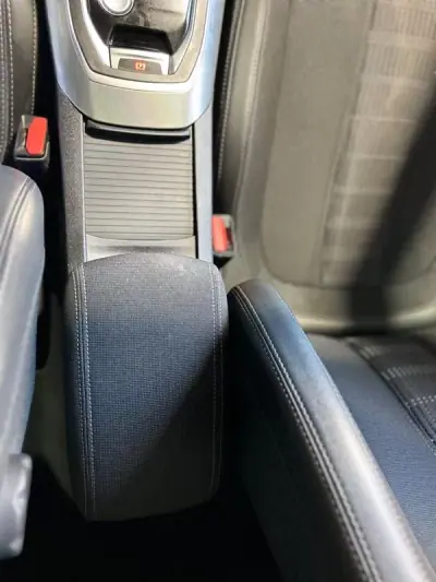 Peugeot 308 SW 2018 - 11500 EUR, 155853 km - AUTO.MOTO.pt - 155853km - foto 19 de 38