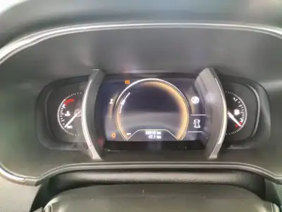 Renault Mégane Sport Tourer 2019 - 17950 EUR, 80000 km - AUTO.MOTO.pt - 80000km - foto 13 de 13