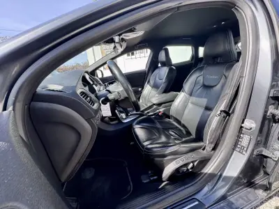 Volvo V40 2014 - 12500 EUR, 191000 km - AUTO.MOTO.pt - 191000km - foto 3 de 25