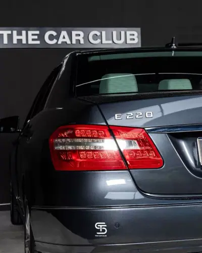Mercedes-Benz E 220 2009 - 13950 EUR, 217989 km - AUTO.MOTO.pt - 217989km - foto 8 de 19