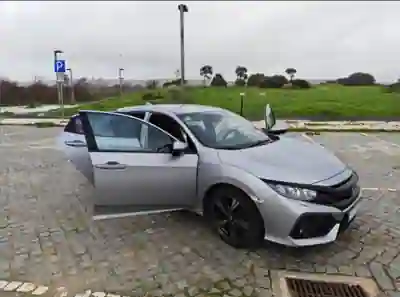 Honda Civic 2018 - 16700 EUR, 119000 km - 119000km - foto 7 de 15