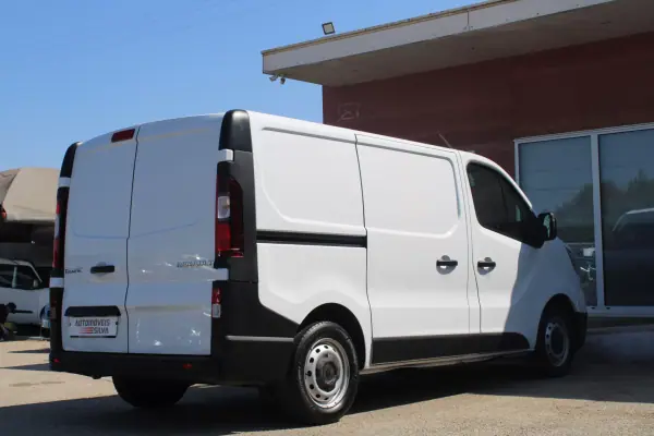 Renault Trafic 2022 - 17990 EUR, 222000 km - AUTO.MOTO.pt - 222000km - foto 9 de 24