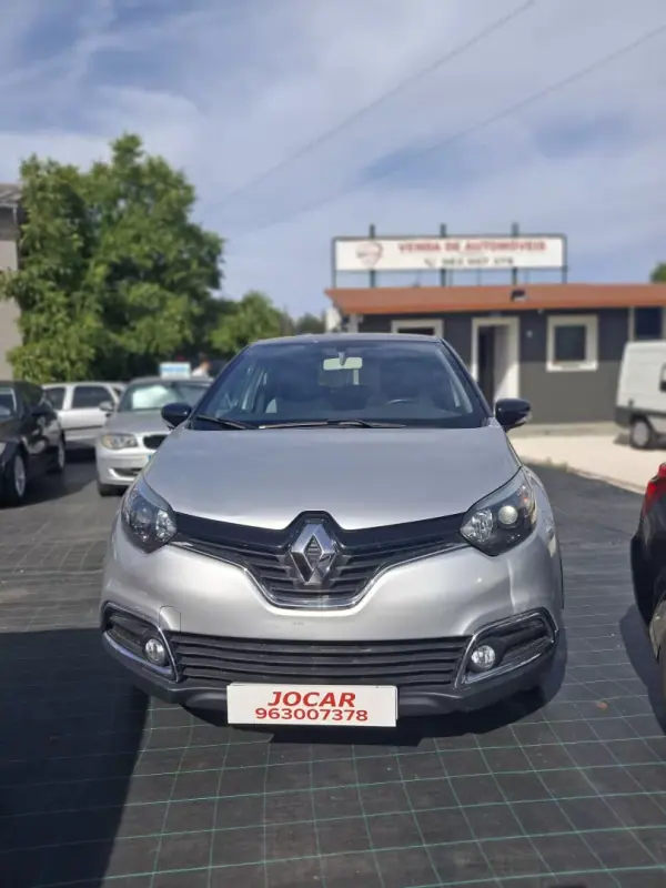 Renault Captur 2017 - 13950 EUR, 119123 km - AUTO.MOTO.pt - 119123km - foto 3 de 14