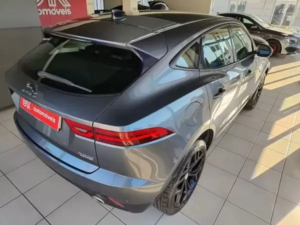 Jaguar E-Pace 2020 - 23950 EUR, 87000 km - AUTO.MOTO.pt - 87000km - foto 12 de 27