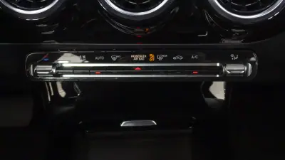 Mercedes-Benz CLA 180 2022 - 23900 EUR, 105000 km - 105000km - foto 32 de 33