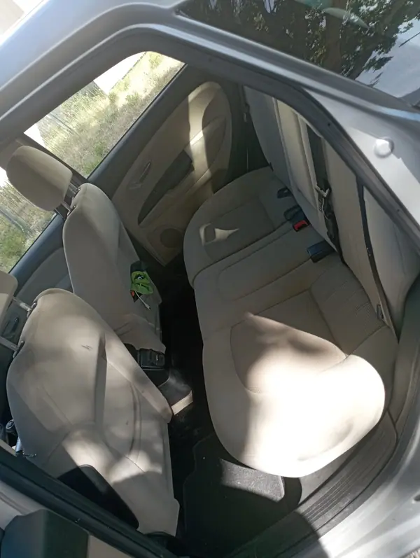 Fiat Linea 2007 - 2900 EUR, 185000 km - AUTO.MOTO.pt - 185000km - foto 8 de 12