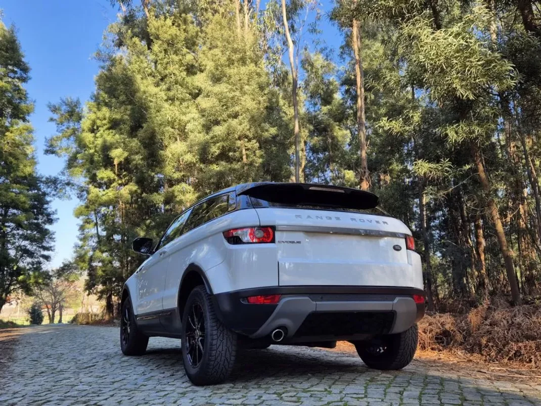 Land Rover Range Rover Evoque 2012 - 18900 EUR, 167000 km - AUTO.MOTO.pt - 167000km - foto 12 de 20