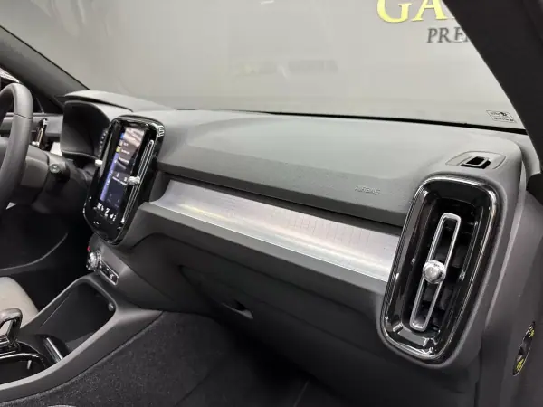 Volvo XC 40 2023 - 39900 EUR, 15000 km - AUTO.MOTO.pt - 15000km - foto 26 de 61
