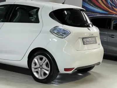 Renault Zoe 2019 - 9990 EUR, 150000 km - AUTO.MOTO.pt - 150000km - foto 12 de 29