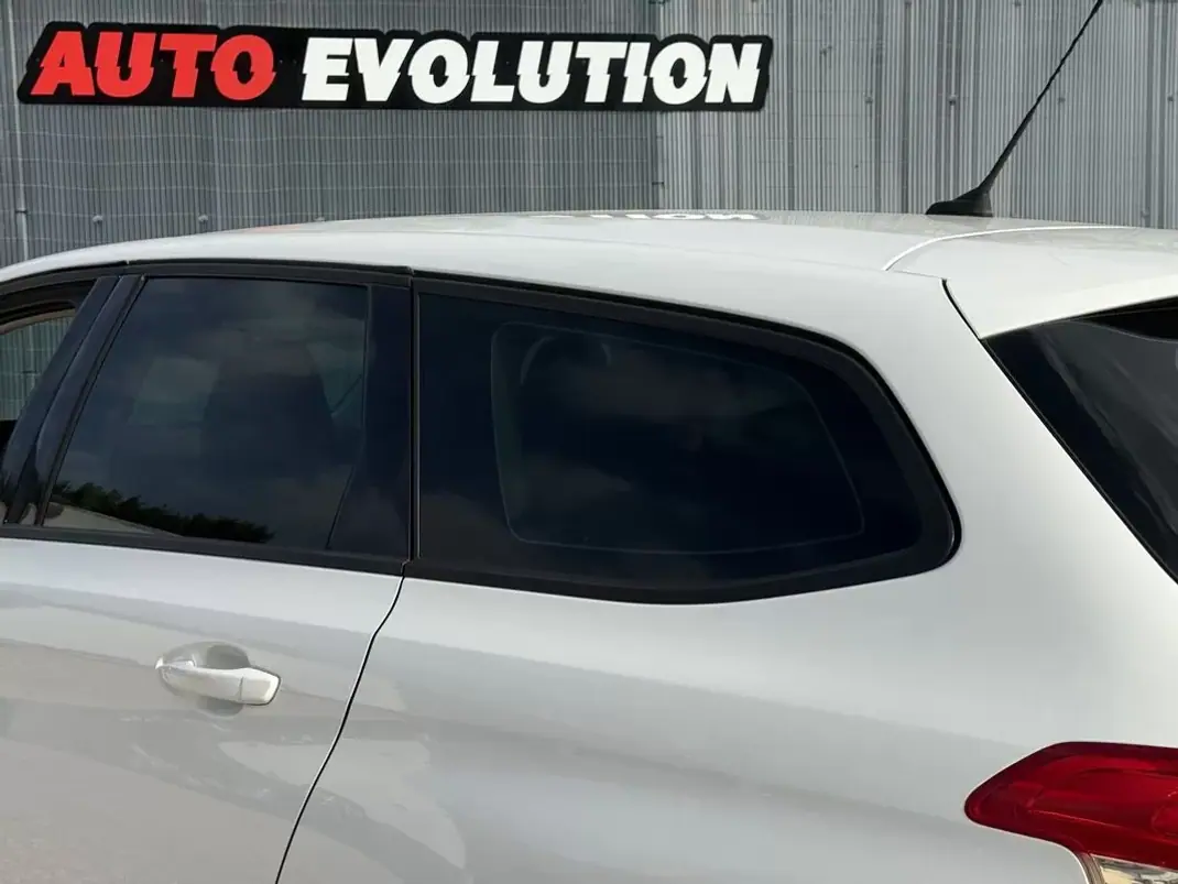 Peugeot 308 SW 2014 - 8950 EUR, 160000 km - AUTO.MOTO.pt - 160000km - foto 23 de 25