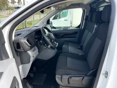 Opel COMBO 2022 - 17450 EUR, 123000 km - AUTO.MOTO.pt - 123000km - foto 19 de 37