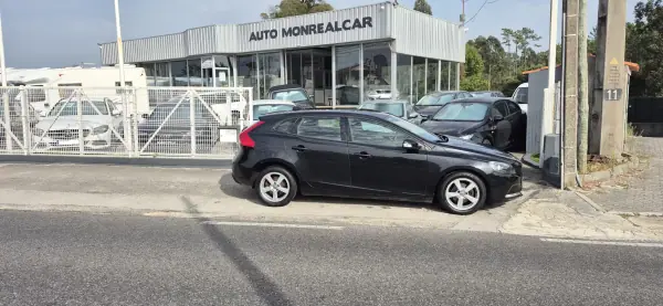 Volvo V40 2015 - 12400 EUR, 216200 km - AUTO.MOTO.pt - 216200km - foto 2 de 26