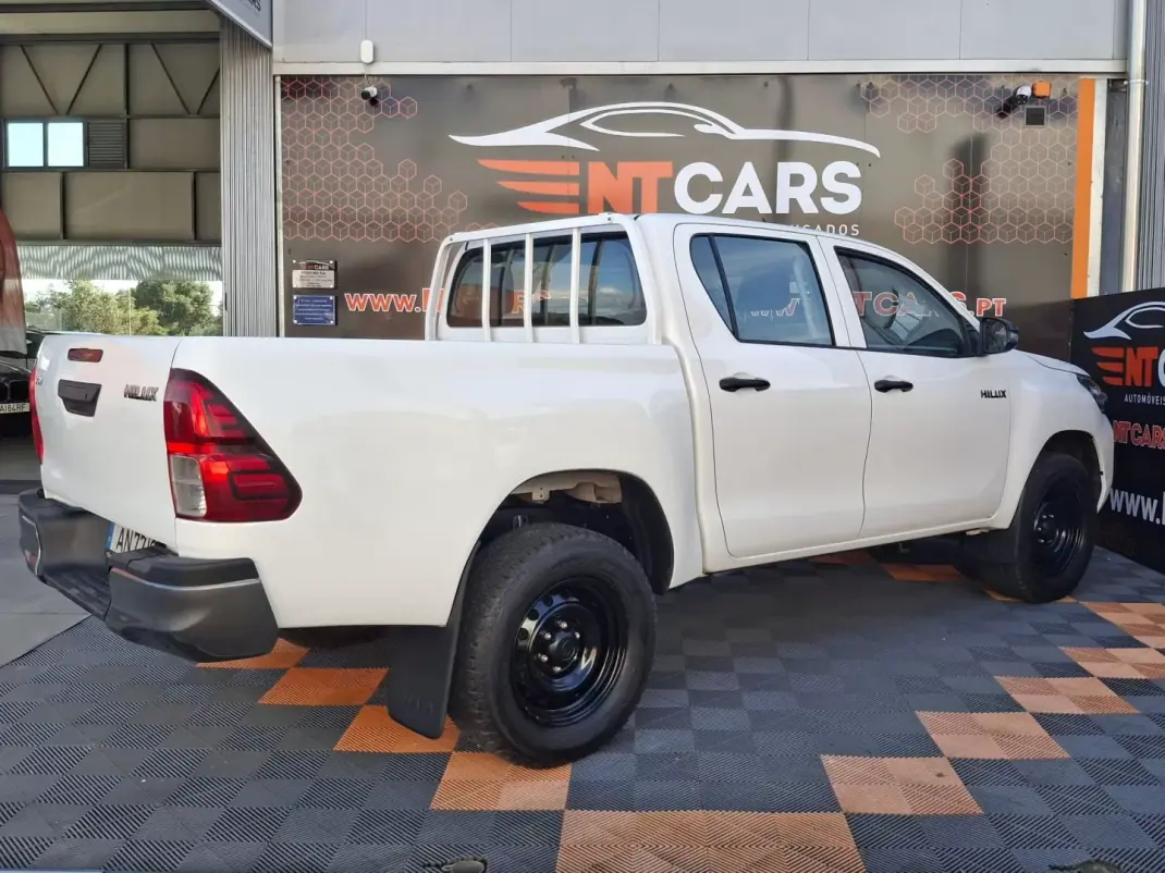 Toyota Hilux 2022 - 35900 EUR, 180417 km - AUTO.MOTO.pt - 180417km - foto 2 de 15