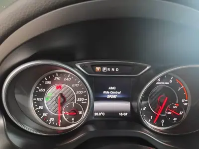 Mercedes-Benz CLA 45 AMG 2016 - 35750 EUR, 126000 km - AUTO.MOTO.pt - 126000km - foto 34 de 48