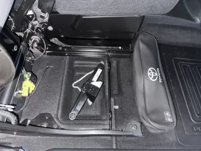 Toyota PROACE City EXCLUSIVE 2022 - 16490 EUR, 80811 km - AUTO.MOTO.pt - 80811km - foto 10 de 21