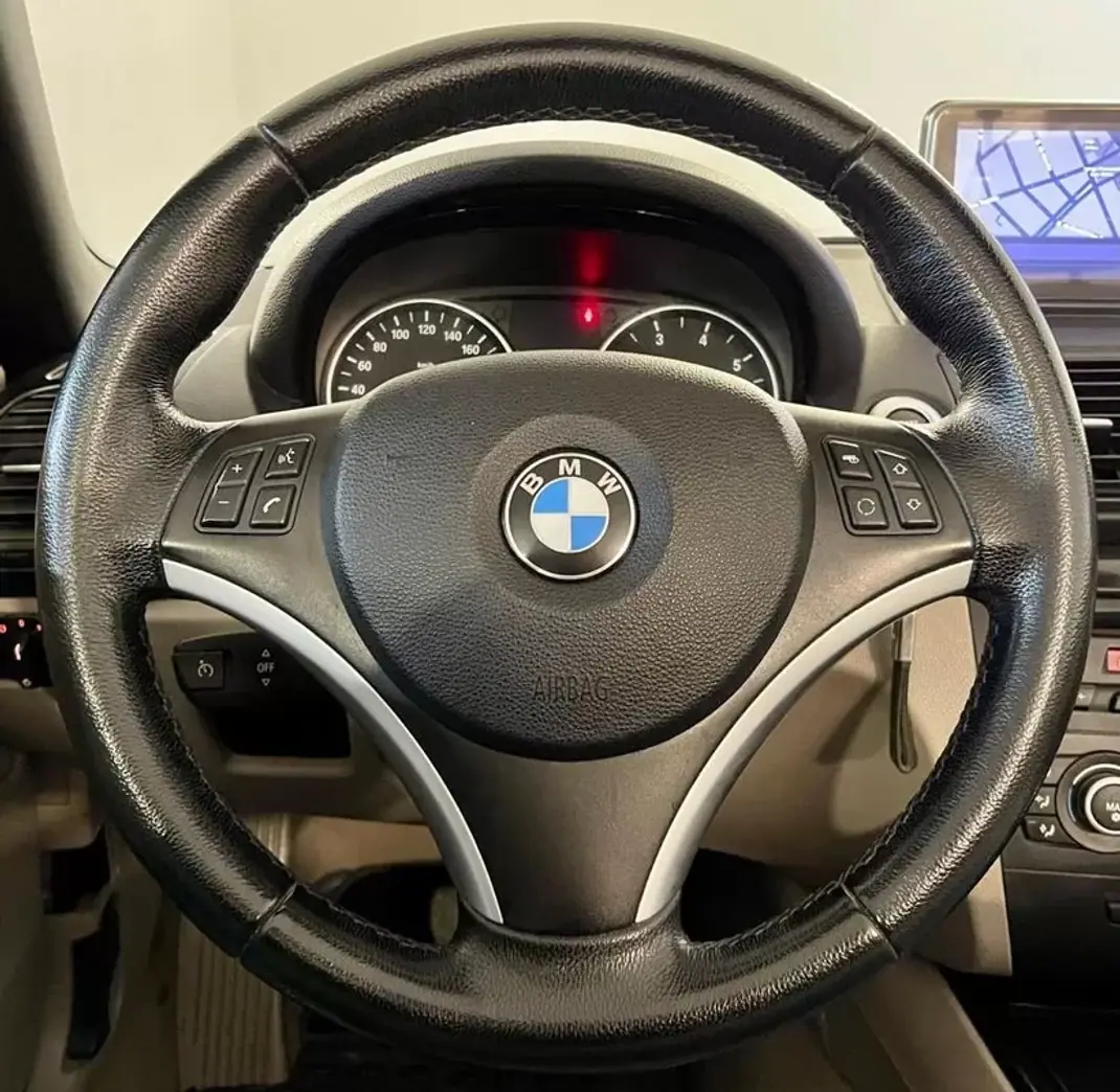 BMW 118 2008 - 10900 EUR, 149000 km - AUTO.MOTO.pt - 149000km - foto 13 de 34