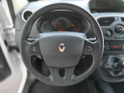 Renault 2021 - 12750 EUR, 143600 km - AUTO.MOTO.pt - 143600km - foto 4 de 23