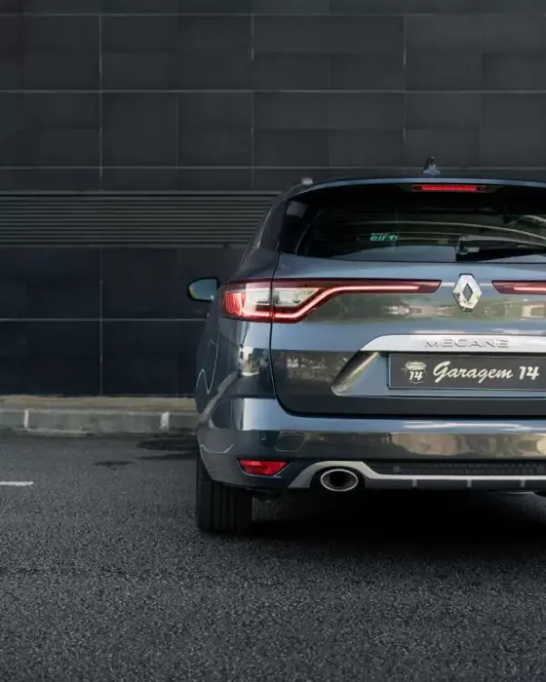 Renault Mégane Sport Tourer 2018 - 15990 EUR, 126740 km - AUTO.MOTO.pt - 126740km - foto 23 de 65
