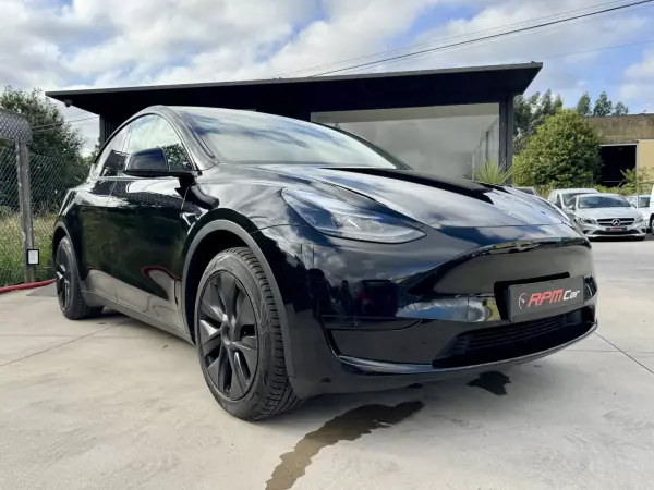 Tesla Model Y 2024 - 37999 EUR, 35000 km - AUTO.MOTO.pt - 35000km - foto 3 de 22