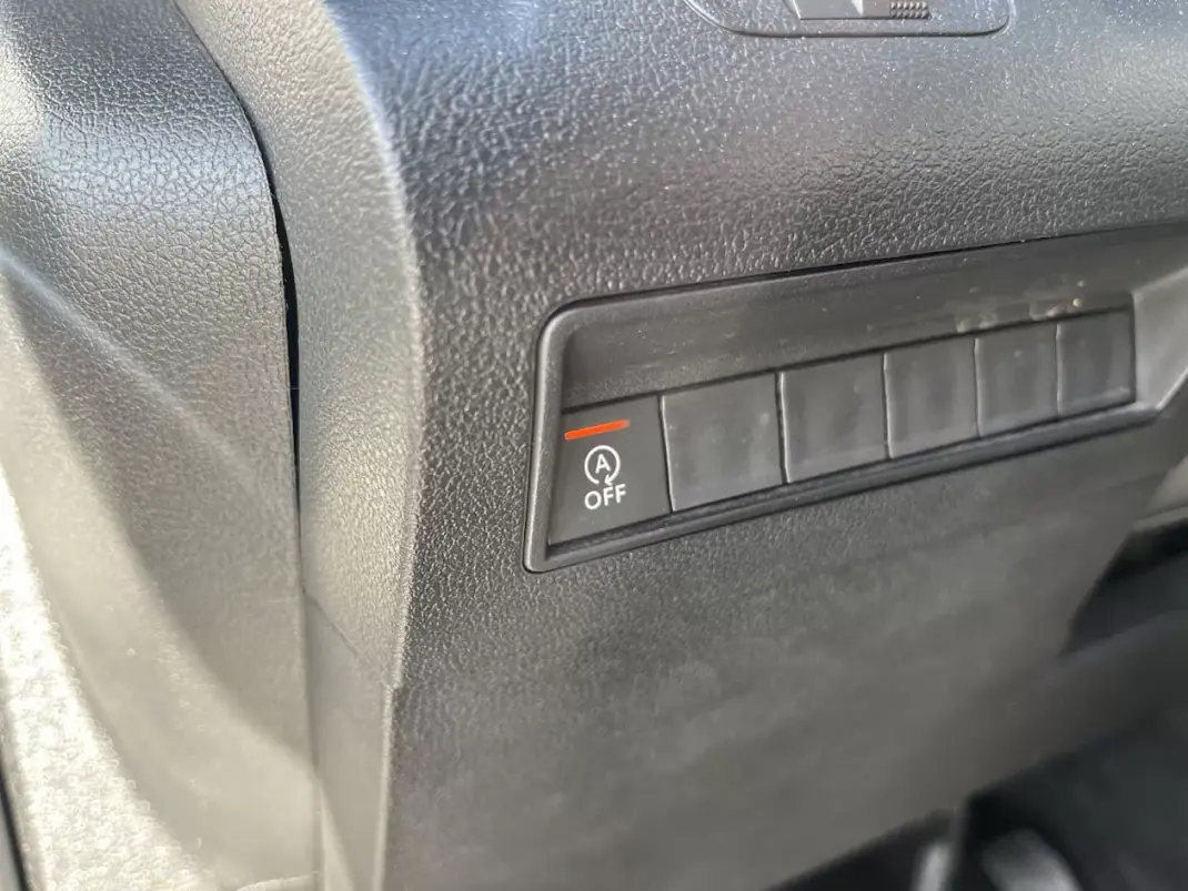 Toyota 2021 - 13950 EUR, 115000 km - AUTO.MOTO.pt - 115000km - foto 16 de 30