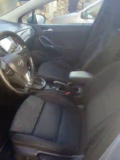 Opel Astra 2016 - 8990 EUR, 190000 km - AUTO.MOTO.pt - 190000km - foto 2 de 2