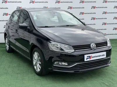 Volkswagen Polo 2015 - 10450 EUR, 133800 km - AUTO.MOTO.pt - 133800km - foto 4 de 12