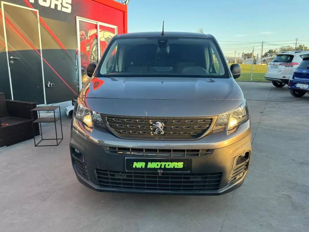 Peugeot PARTNER GIRAFON 2020 - 12990 EUR, 80000 km - AUTO.MOTO.pt - 80000km - foto 3 de 16