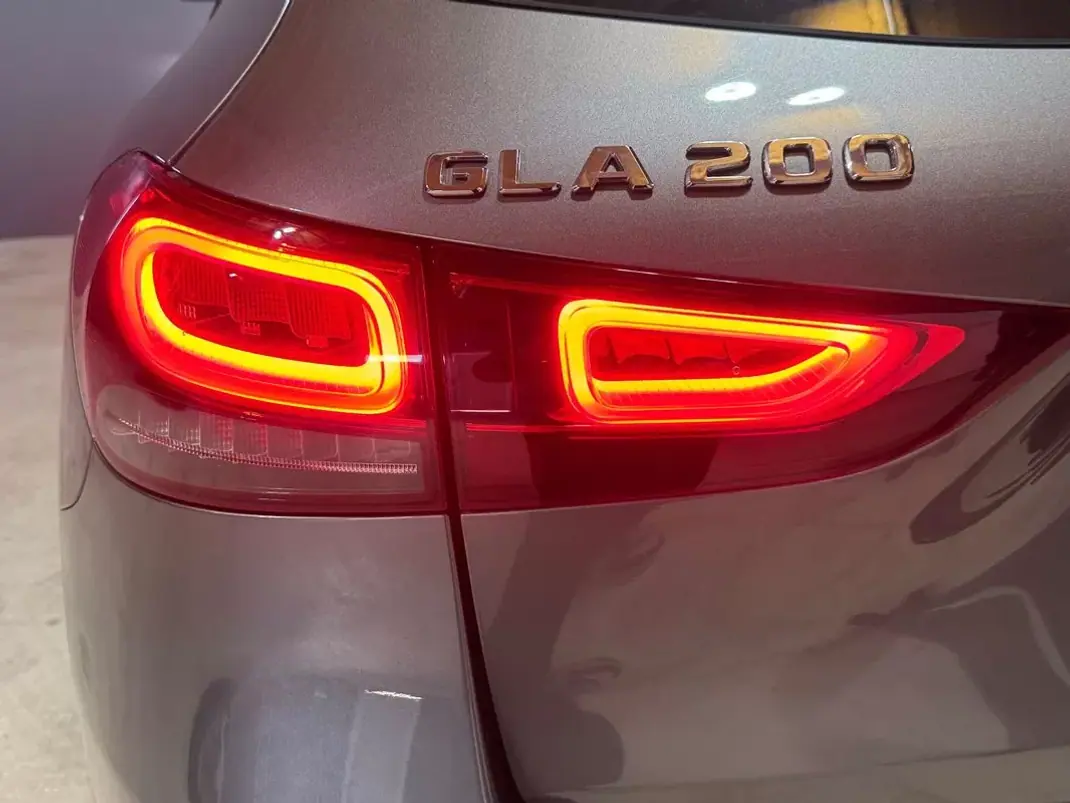Mercedes-Benz GLA 200 2020 - 29900 EUR, 87063 km - AUTO.MOTO.pt - 87063km - foto 6 de 25