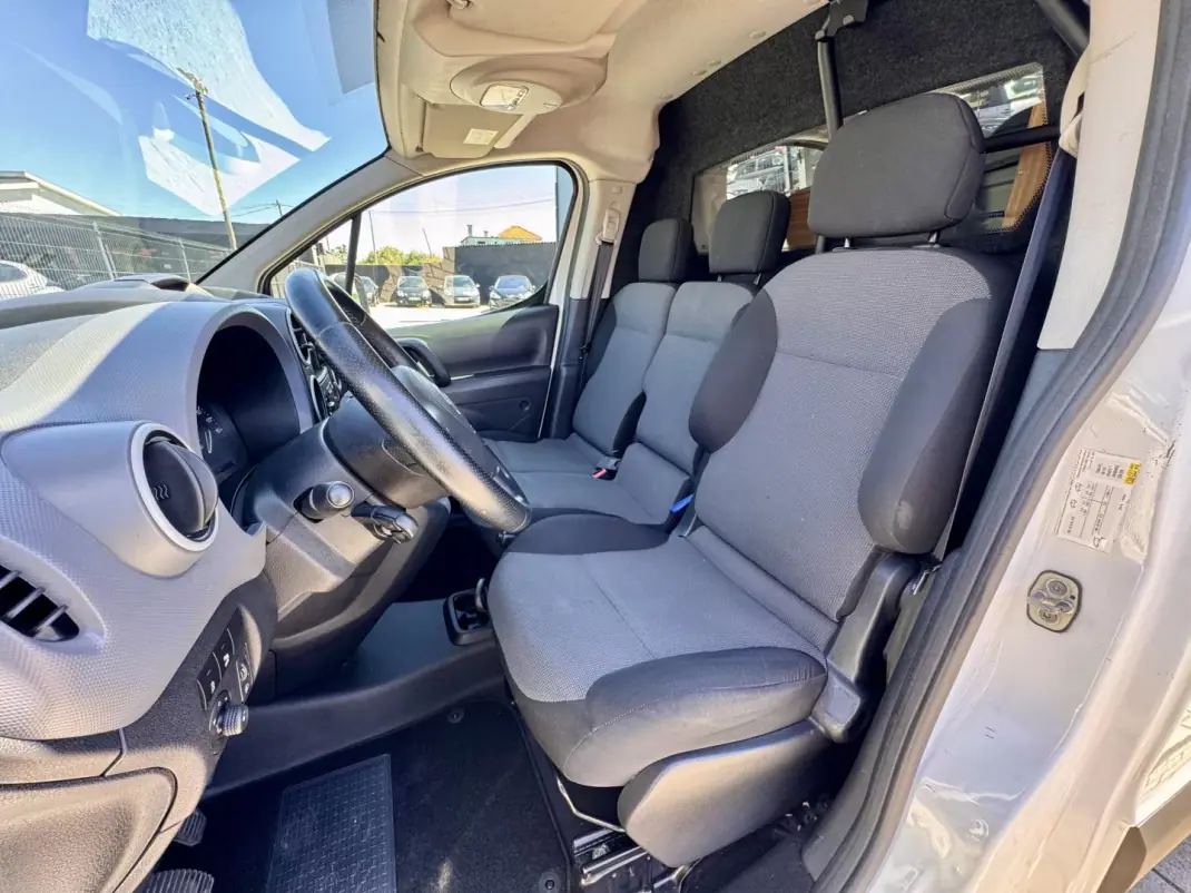 Citroën 2018 - 10500 EUR, 163000 km - AUTO.MOTO.pt - 163000km - foto 14 de 19