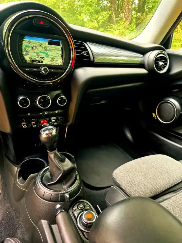 MINI 3 Portas 2015 - 15990 EUR, 138000 km - 138000km - foto 31 de 39